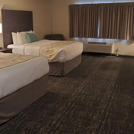 คอบเบิลสโตน สวีท - ออชคอช Hotel ภายนอก รูปภาพ